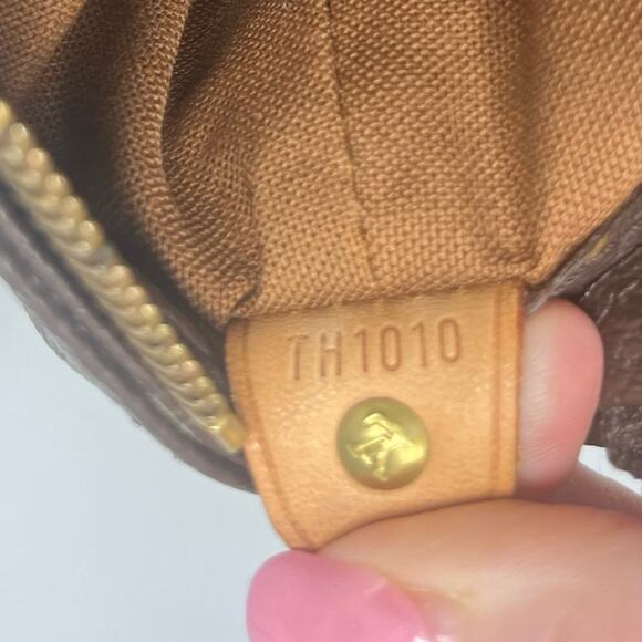 Louis Vuitton Monogram Cabas Mezzo Tote Bag - Picture 5 of 15